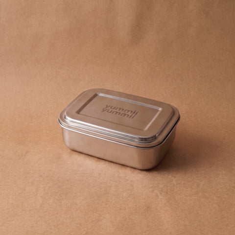 Bento Large 3 i rustfrit stål 18/8 lukket med tætsluttende låg fra Yummii Yummii