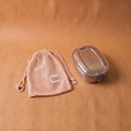 Bento Small 2 i rustfrit stål 18/8 med lys netpose i bomuld fra Yummii Yummii