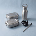 Skole-sæt Indskoling i rustfrit stål 18/8 med Small 2, Small 1, termoflaske 350 ml og sugerørslåg, lukket fra Yummii Yummii